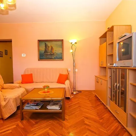 Apartman With A Parking Space Valbandon, - 20770