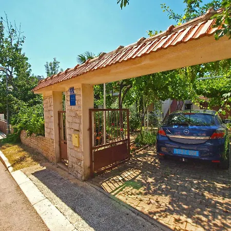 Apartman With A Parking Space Valbandon, - 20770