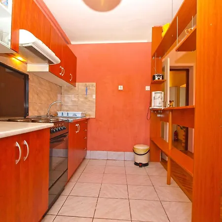 With Parking Space Valbandon, - 20770 *