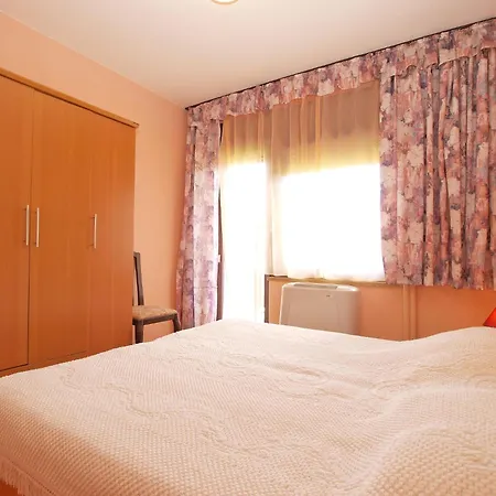 With Parking Space Valbandon, - 20770 Apartman *